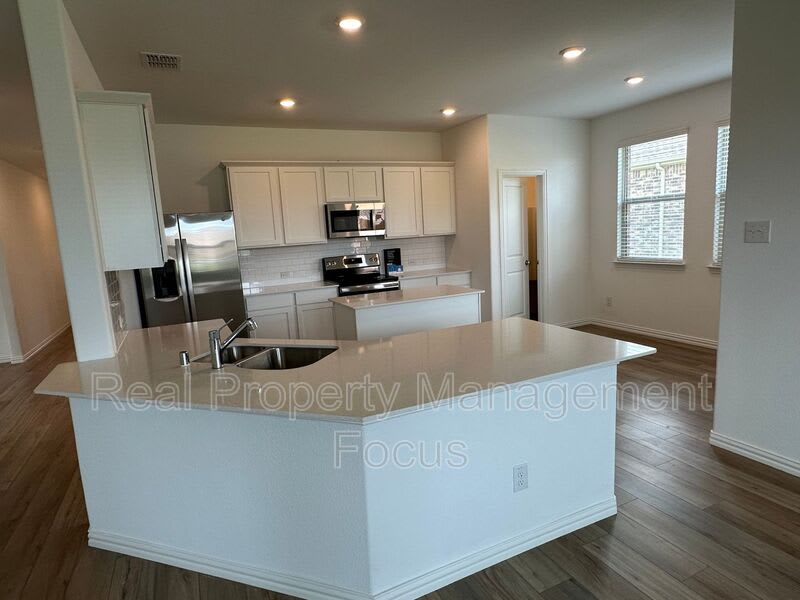 239 Jenkinson Dr – photo 4