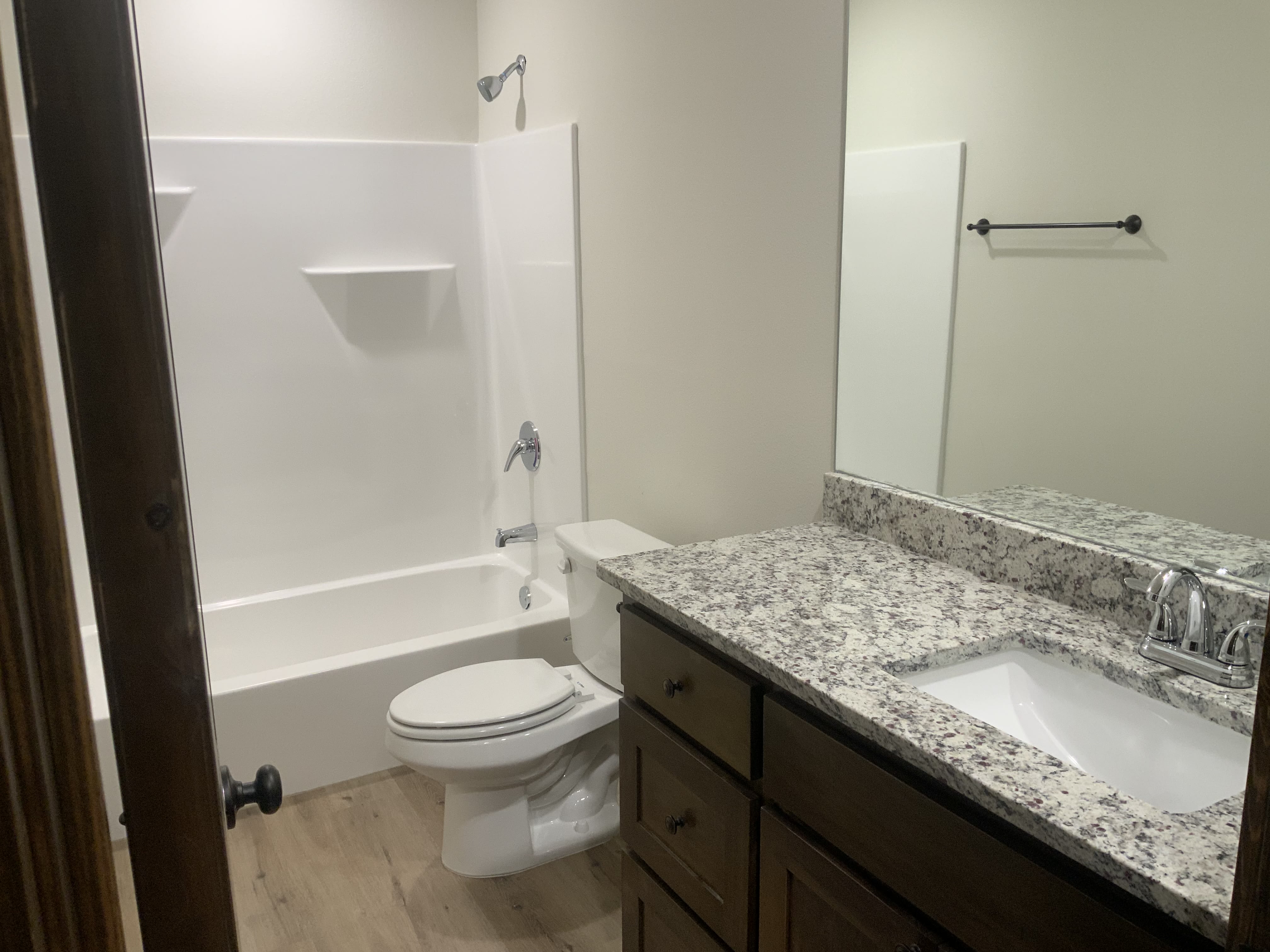111 Isabella St – photo 3