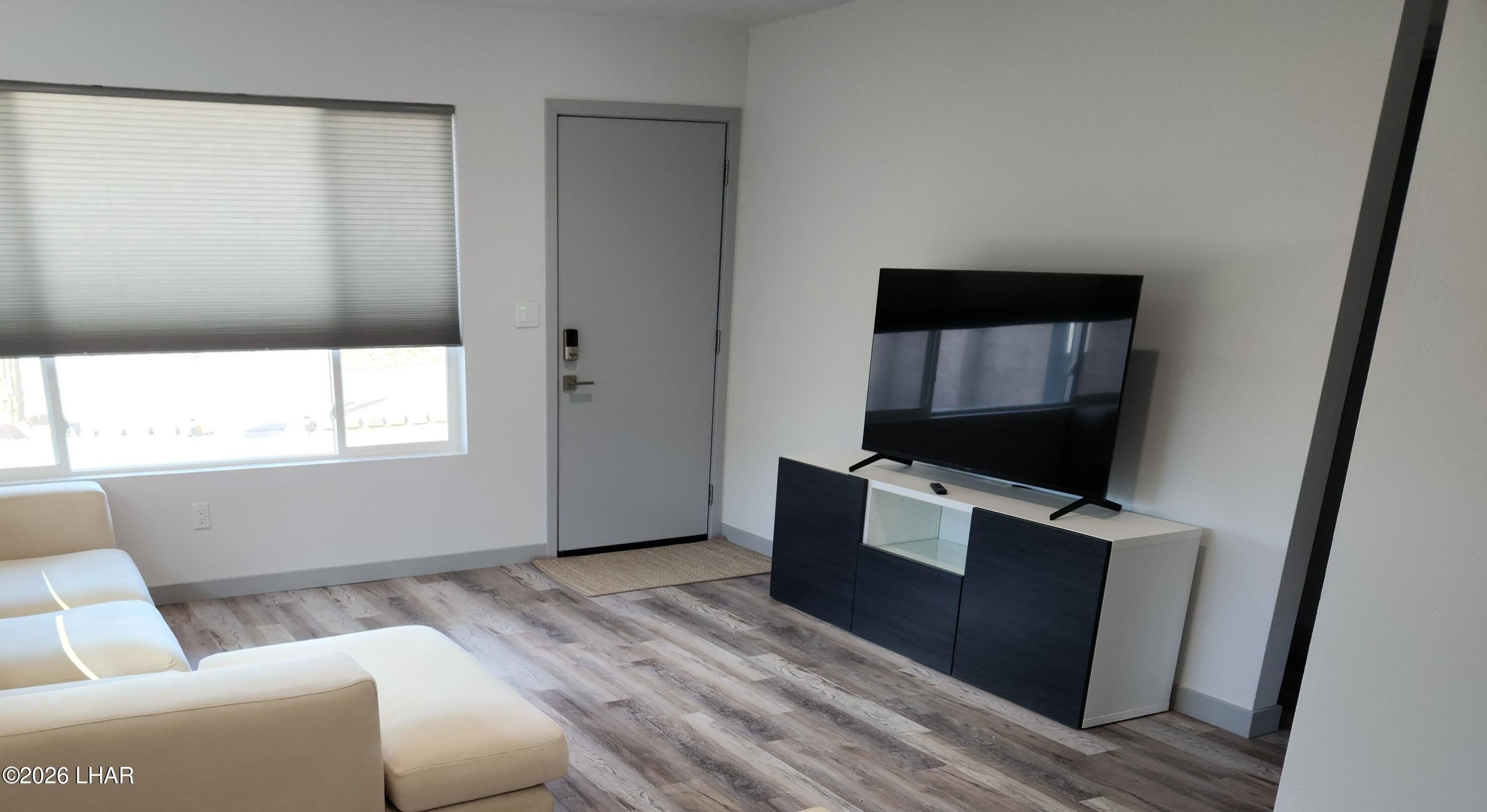 410 Hummingbird Dr – photo 3