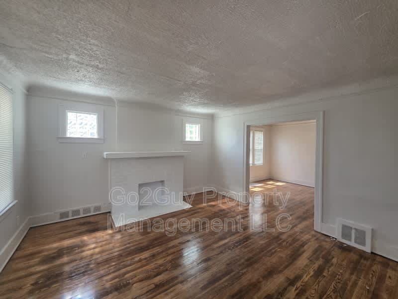 5276 Maryland Street – photo 3