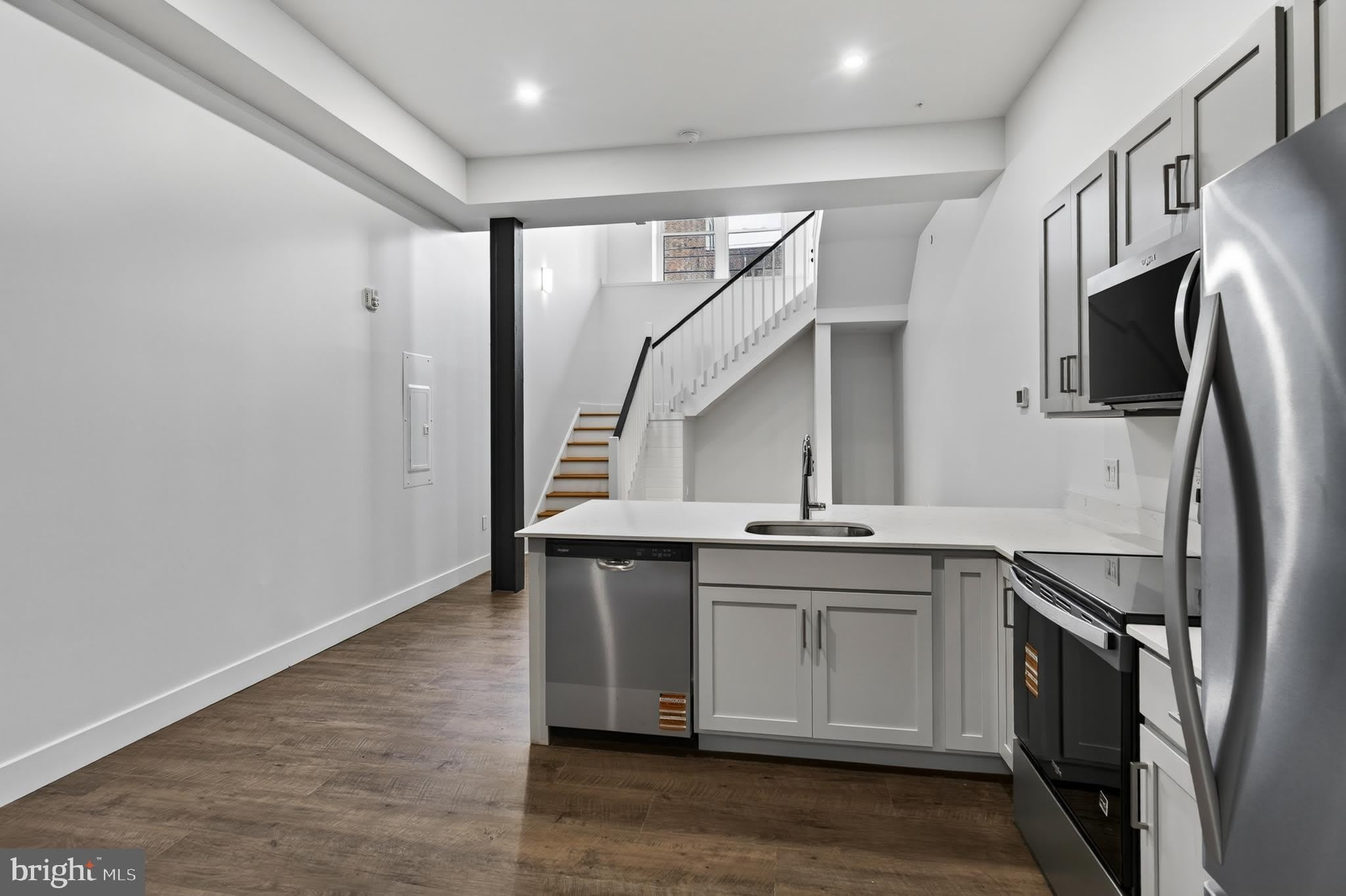 123 S MAIN Street – photo 5