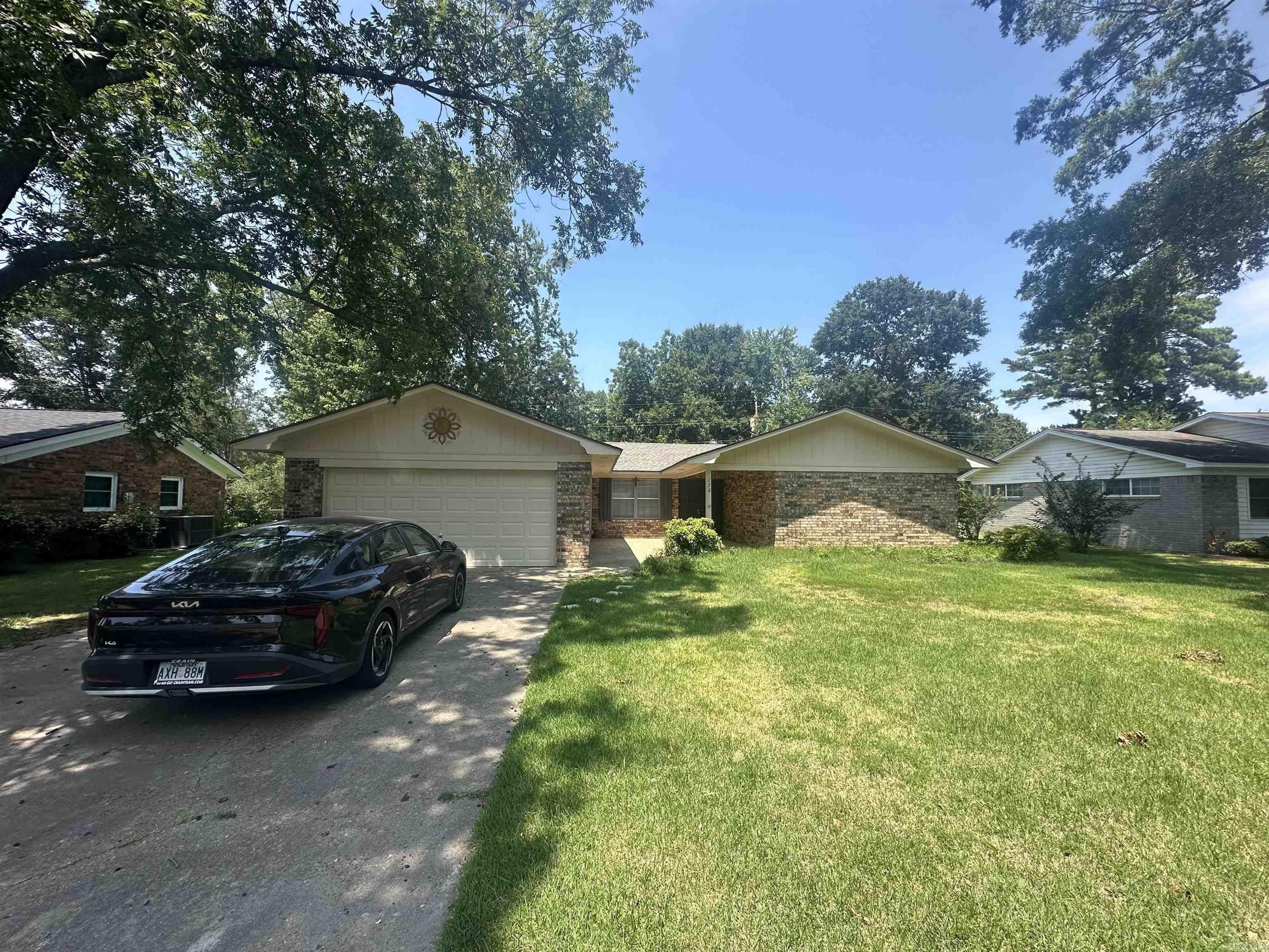 120 Apache Drive – photo 1