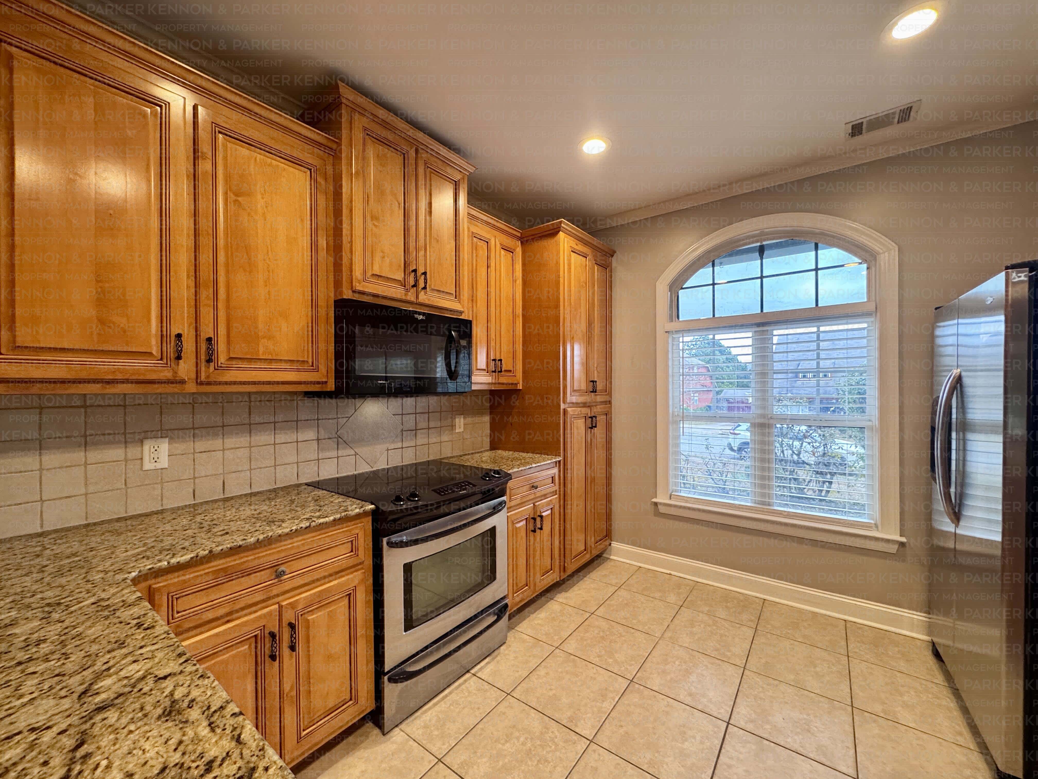 1010 Silver Lake Dr – photo 4