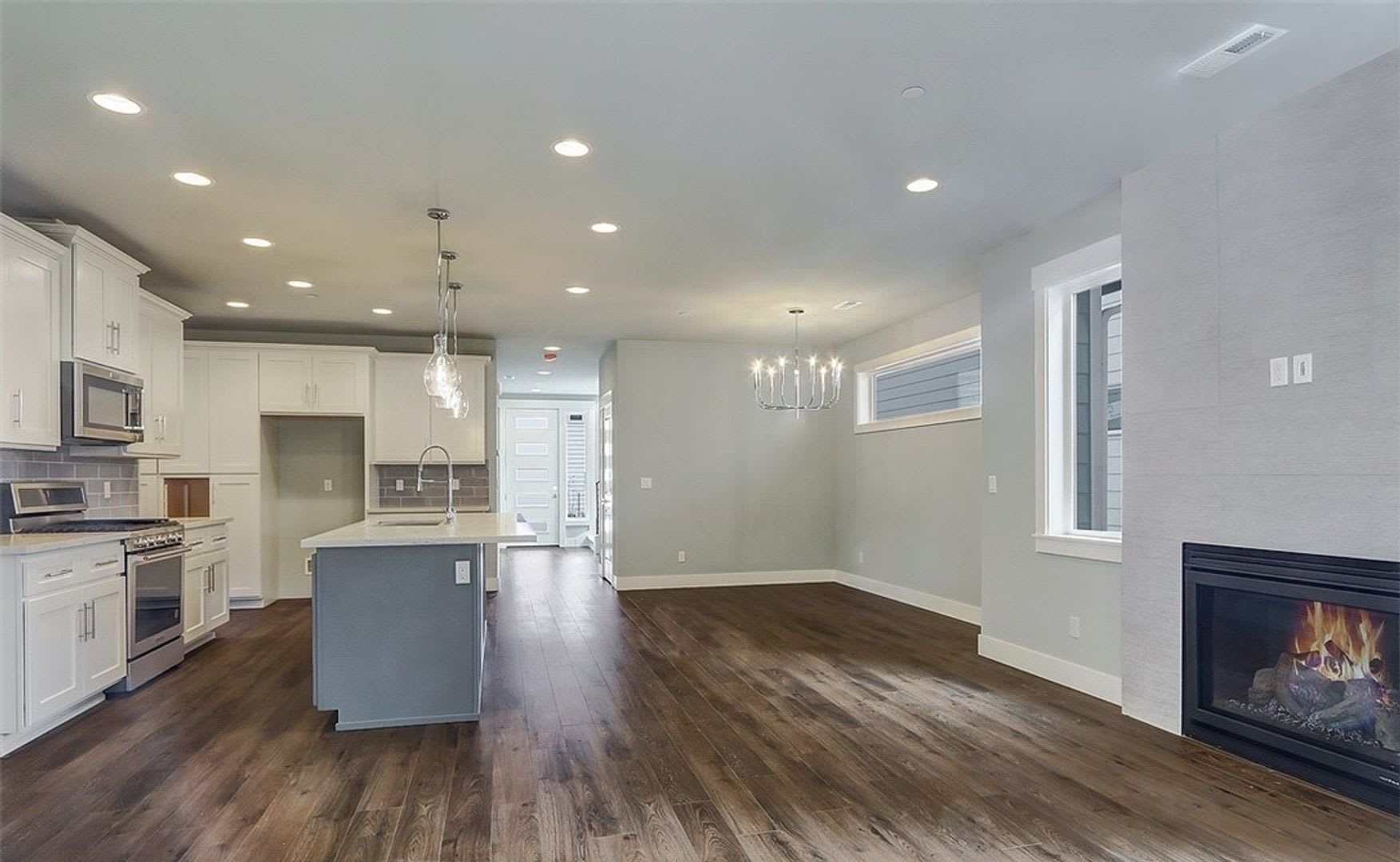 Beautiful 3 bed Home in Edmonds – photo 5