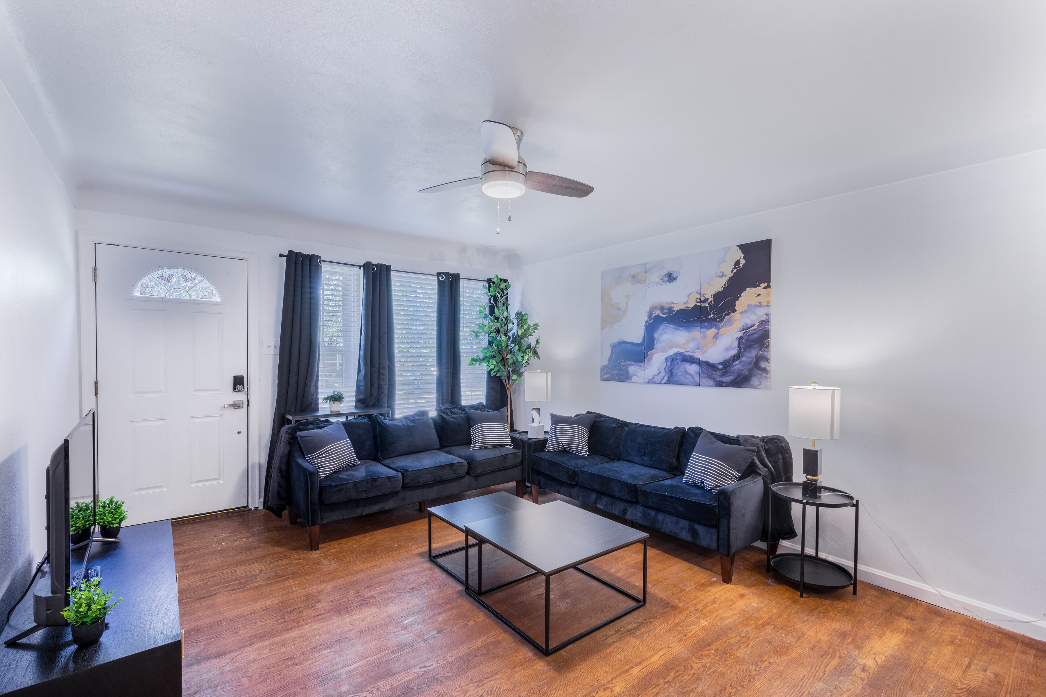 6042 Hancock Ave – photo 4
