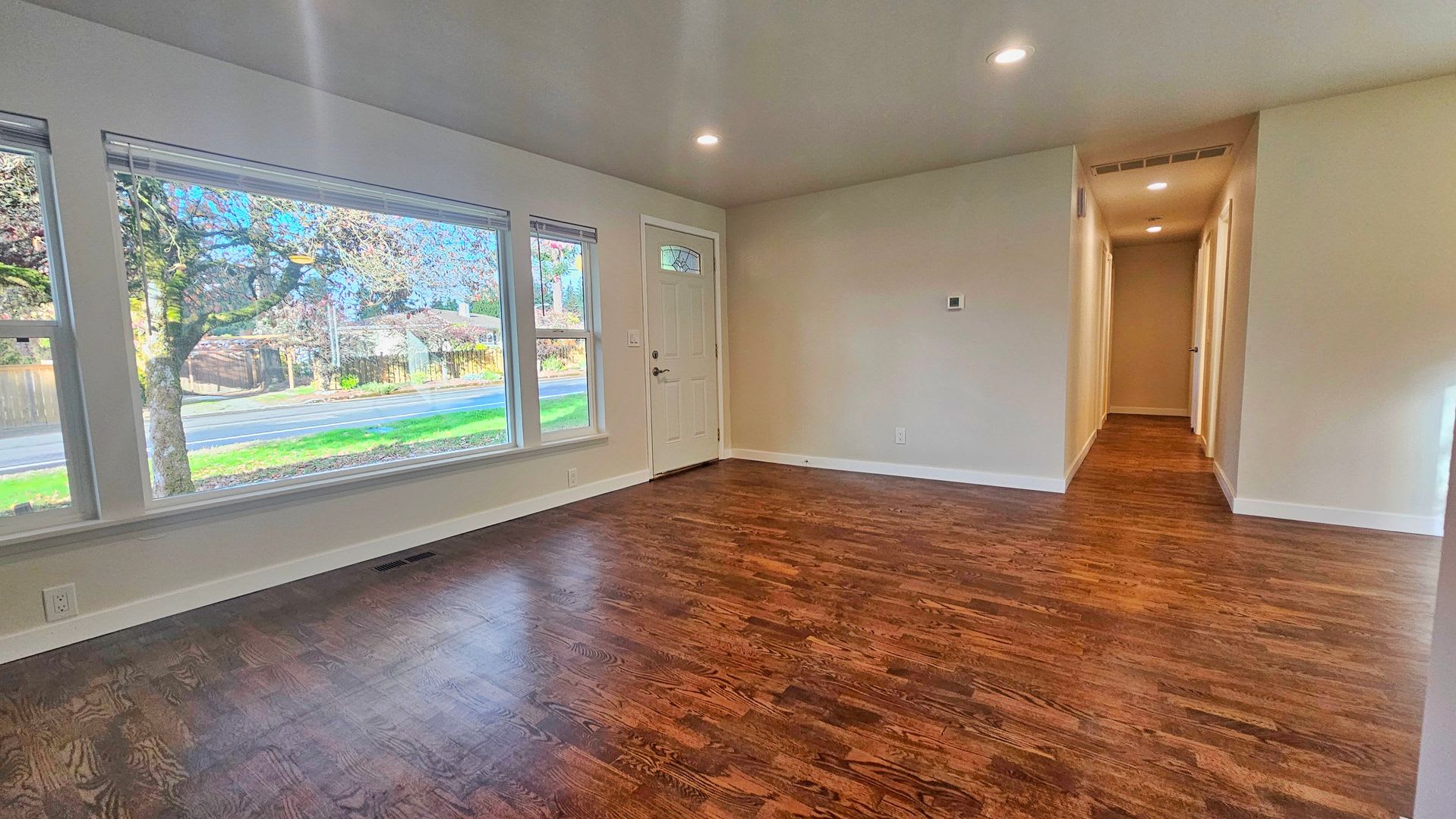 Beautifully Remodeled 3 Bed 2 Bath Rambler in Eastgate, Bellevue – photo 5