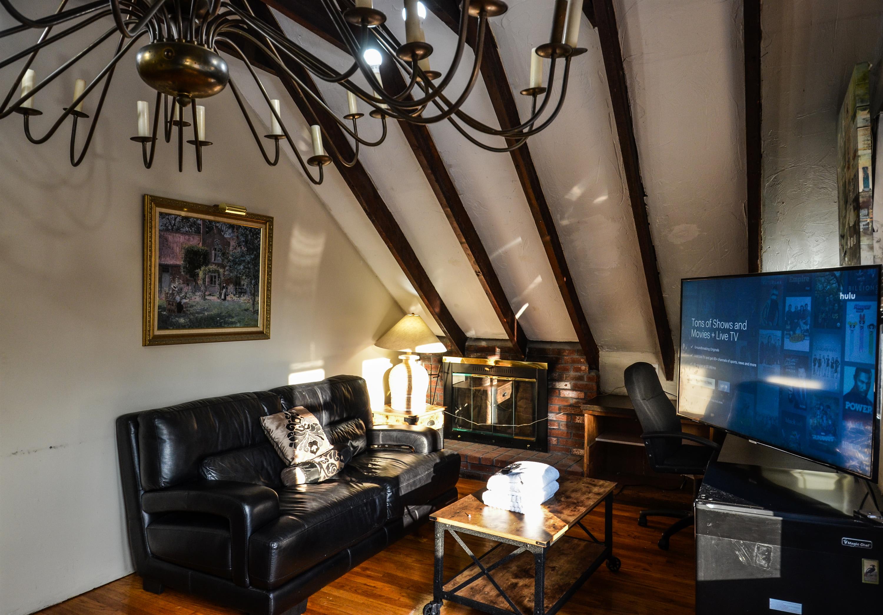 445 Hope st, Room 1 – photo 2