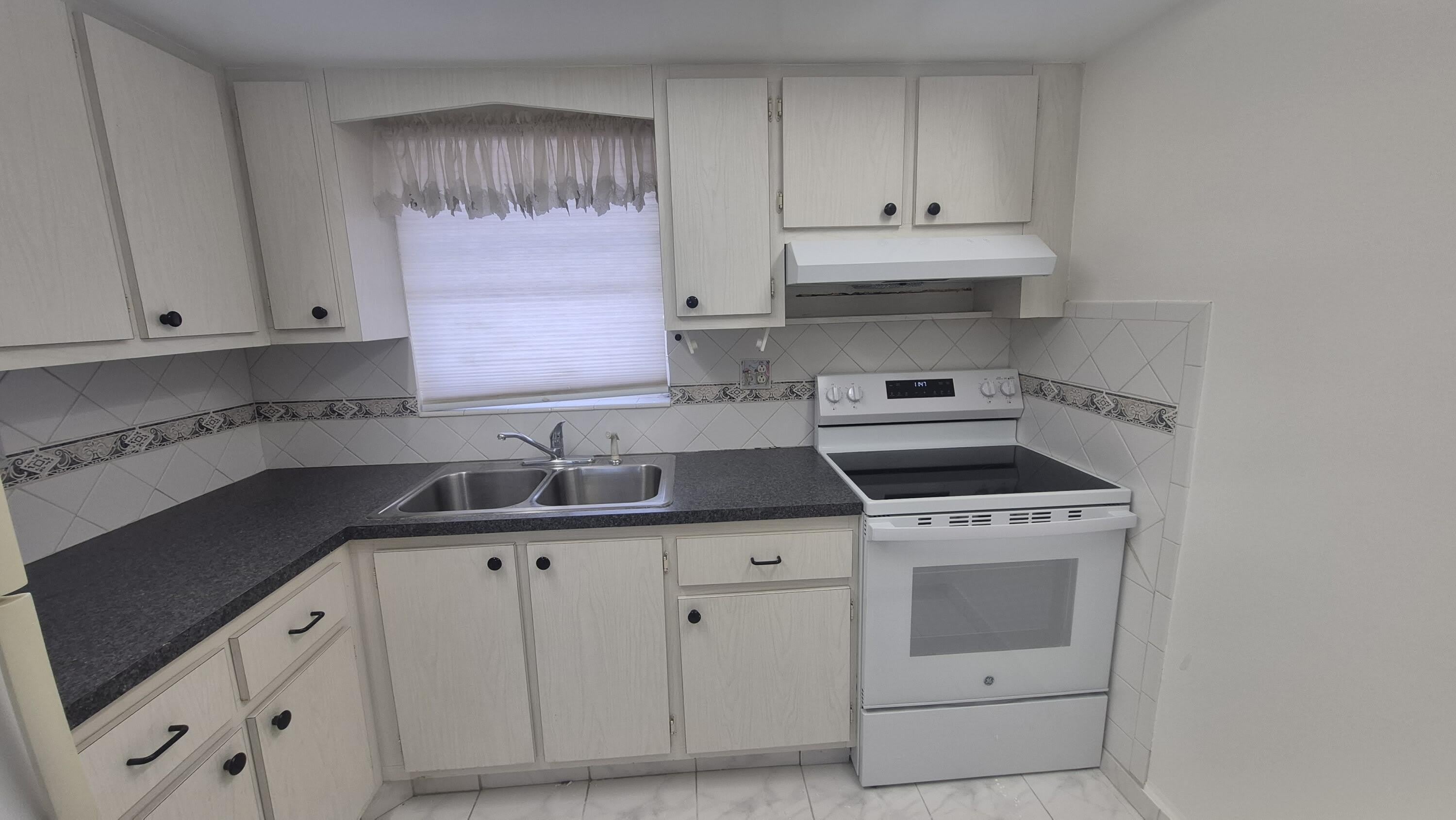 2805 Crosley Drive E – photo 3