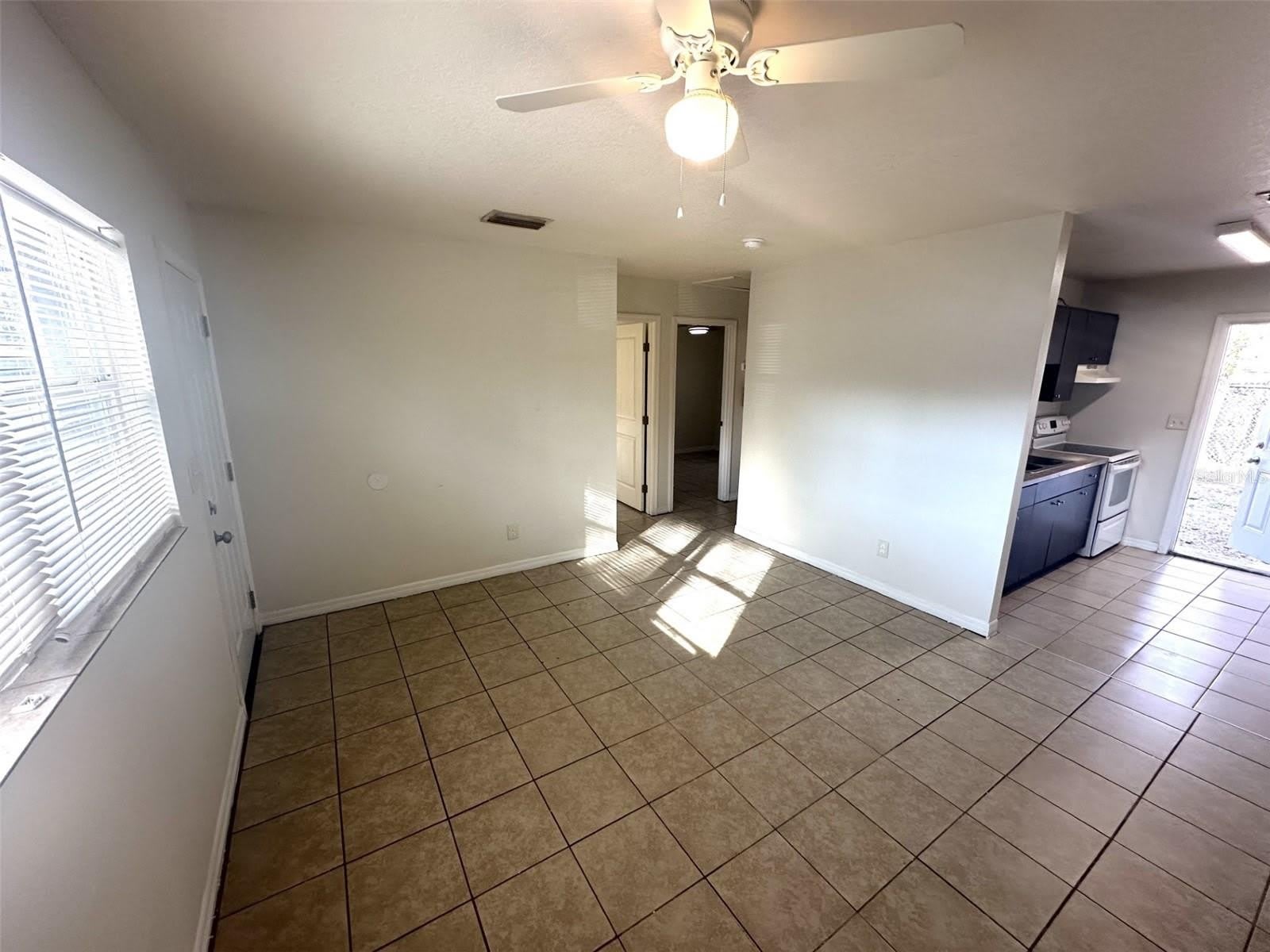 9601 N 10TH Street – photo 3