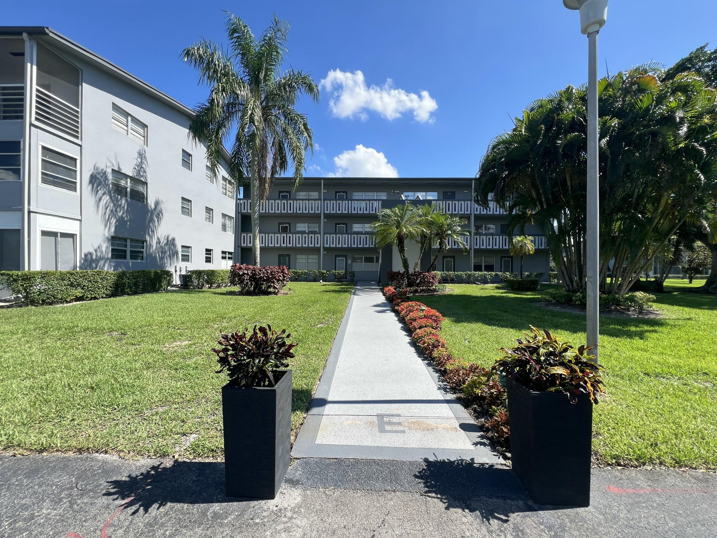 209 Suffolk E – photo 1