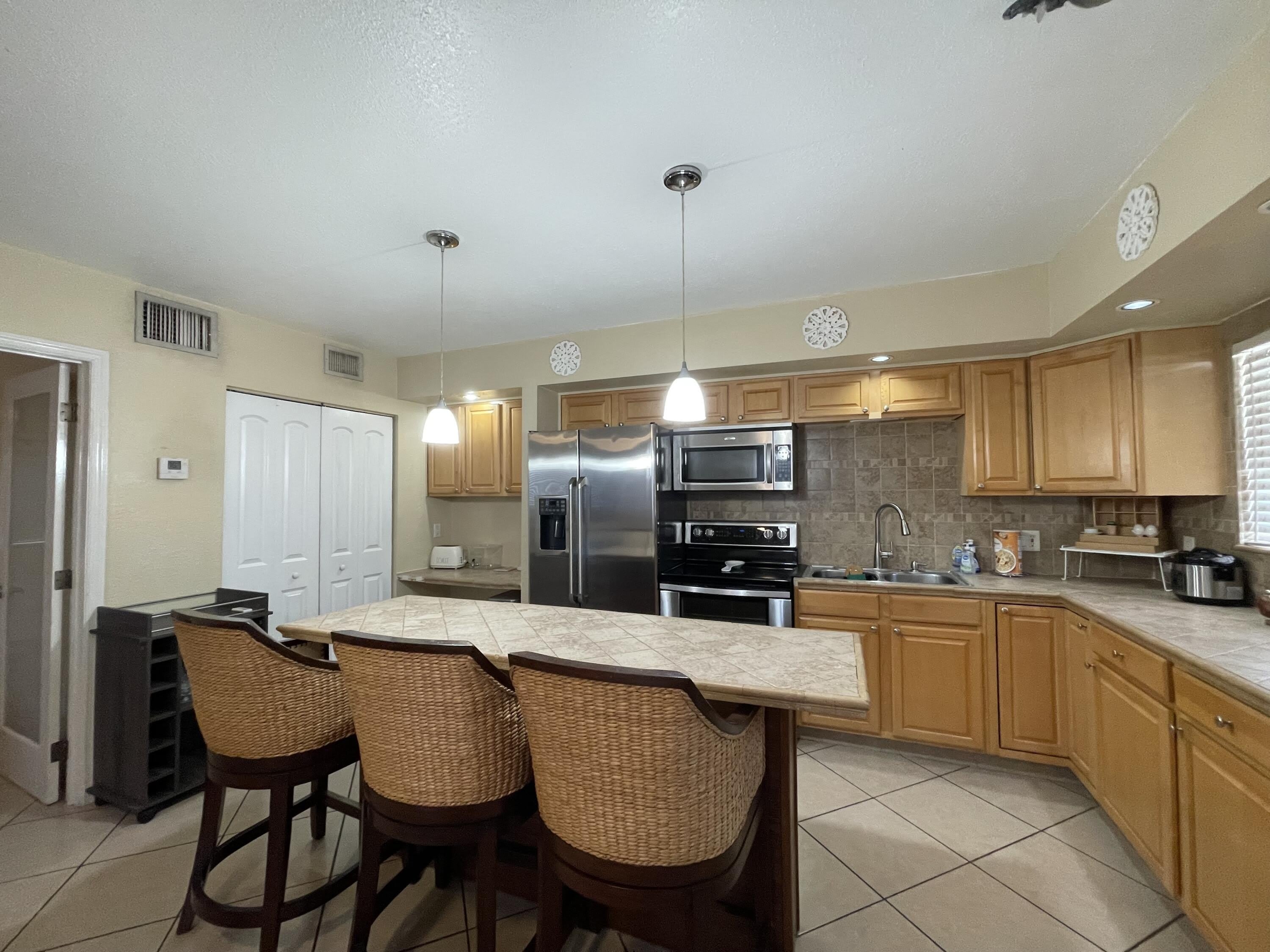 229 SE 1st Avenue – photo 2