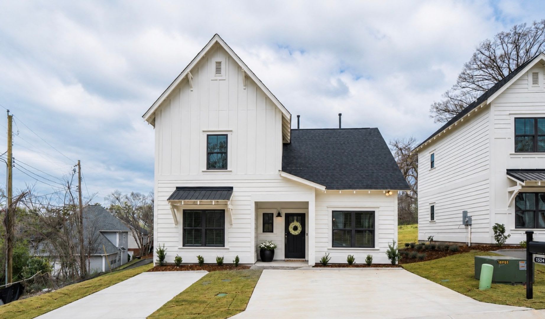 Self Tour This Home in Person with the Rently Tours App! – photo 1