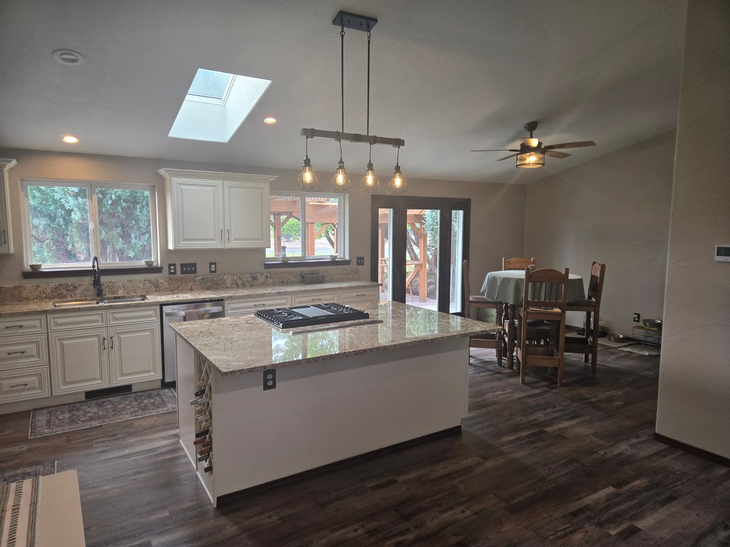 Crestridge Estates. Private. Fully furnished. Availible now through May 31, 2027 – photo 3