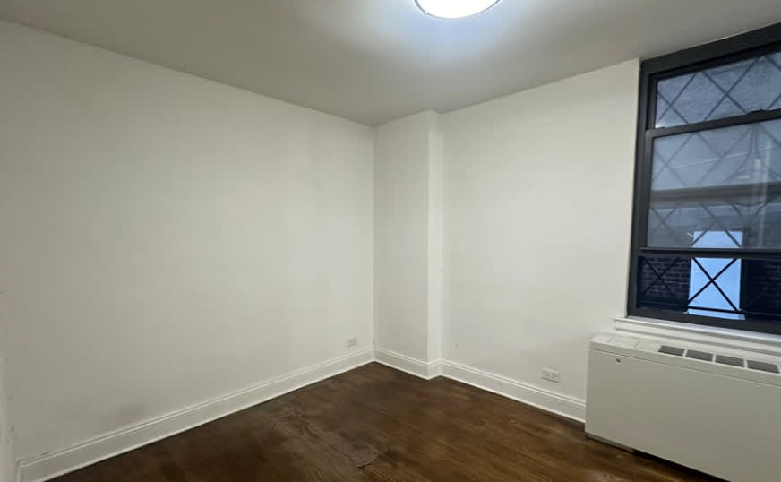 244 E 44Th St – photo 5