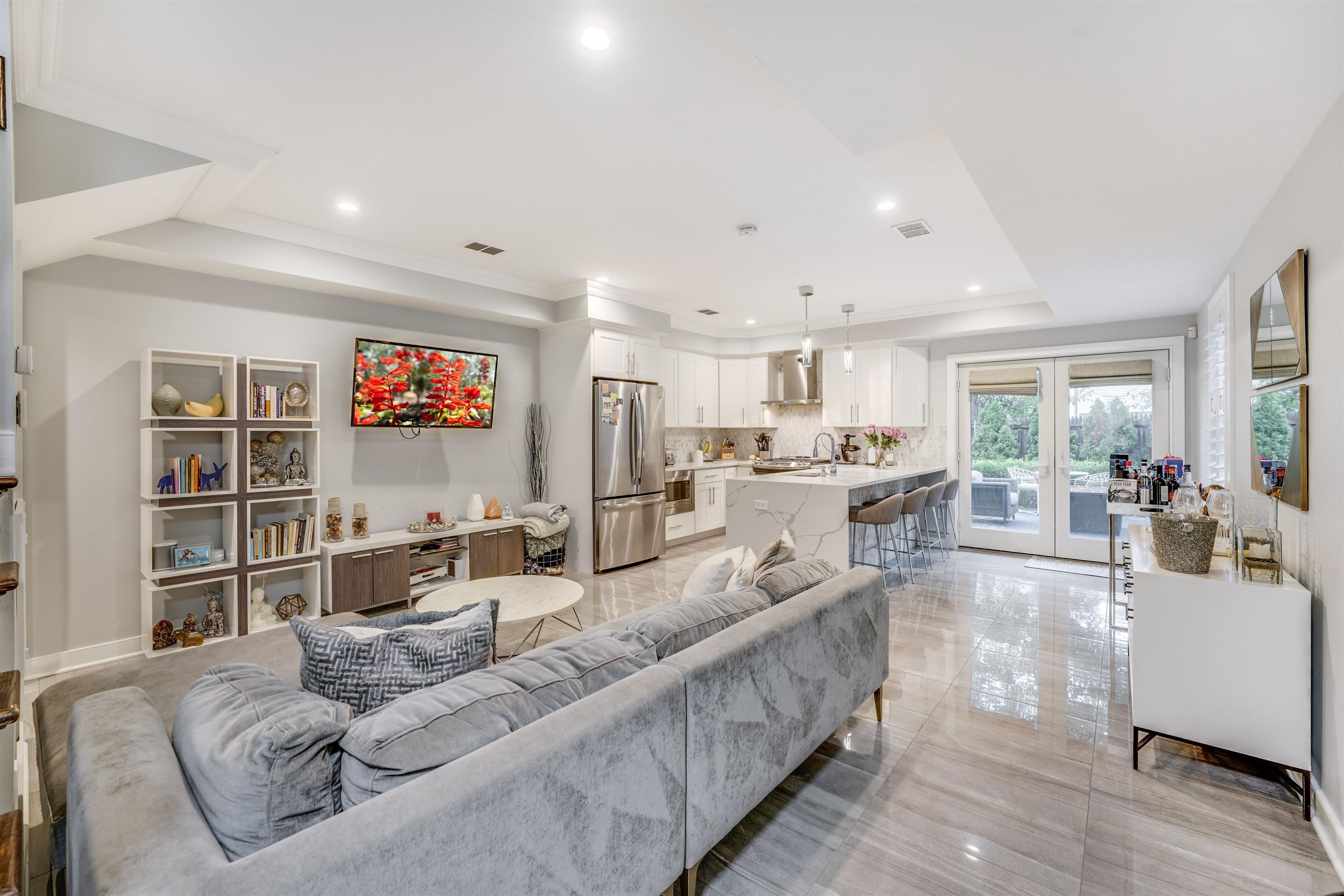 18 THORNE ST – photo 2
