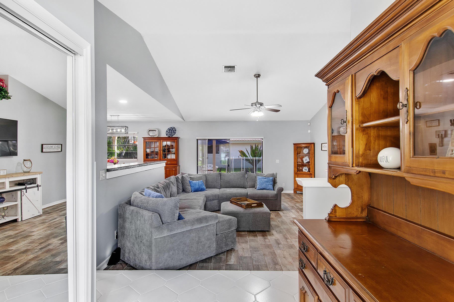 912 Blueberry Drive – photo 4