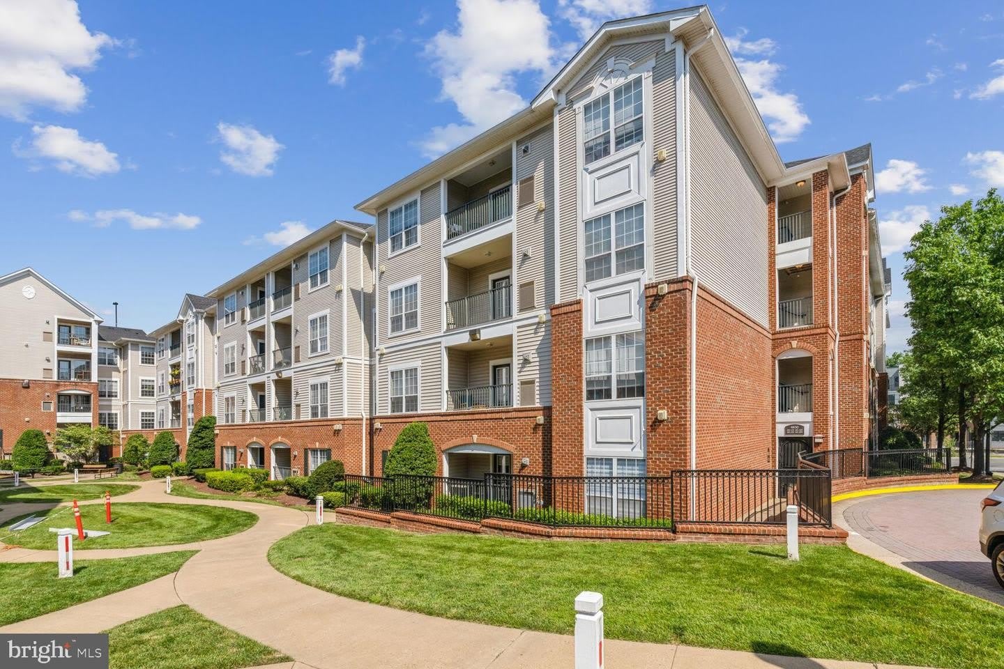 4850 EISENHOWER AVE #205 – photo 1