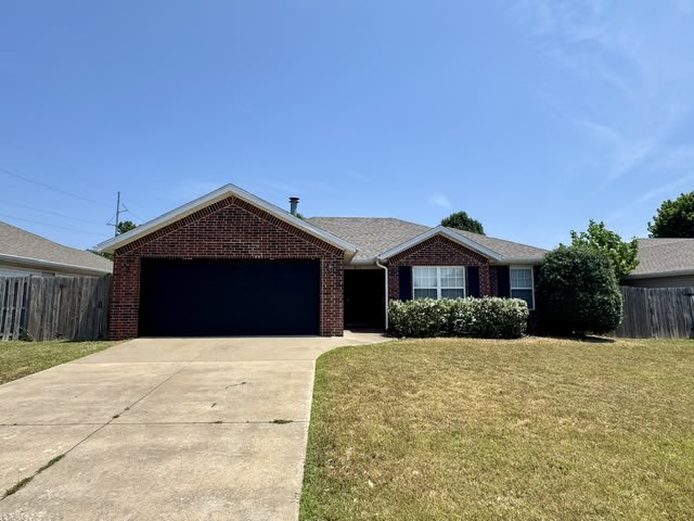 807 SW River Rock St – photo 1