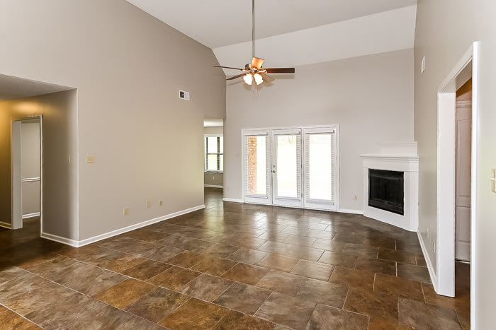 1327 Biloxi Street – photo 4