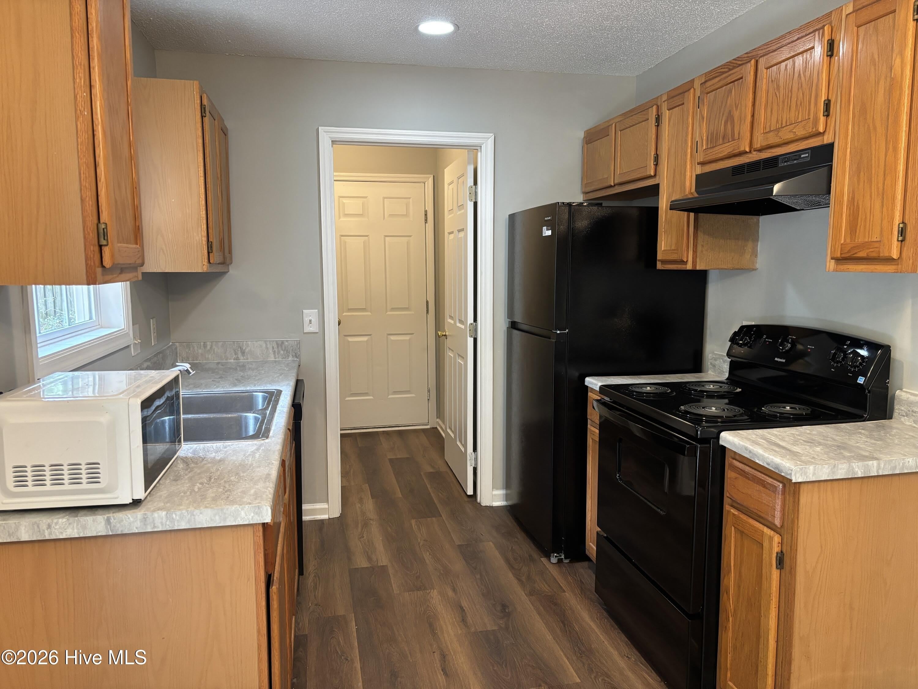 805 N Sycamore Street – photo 4