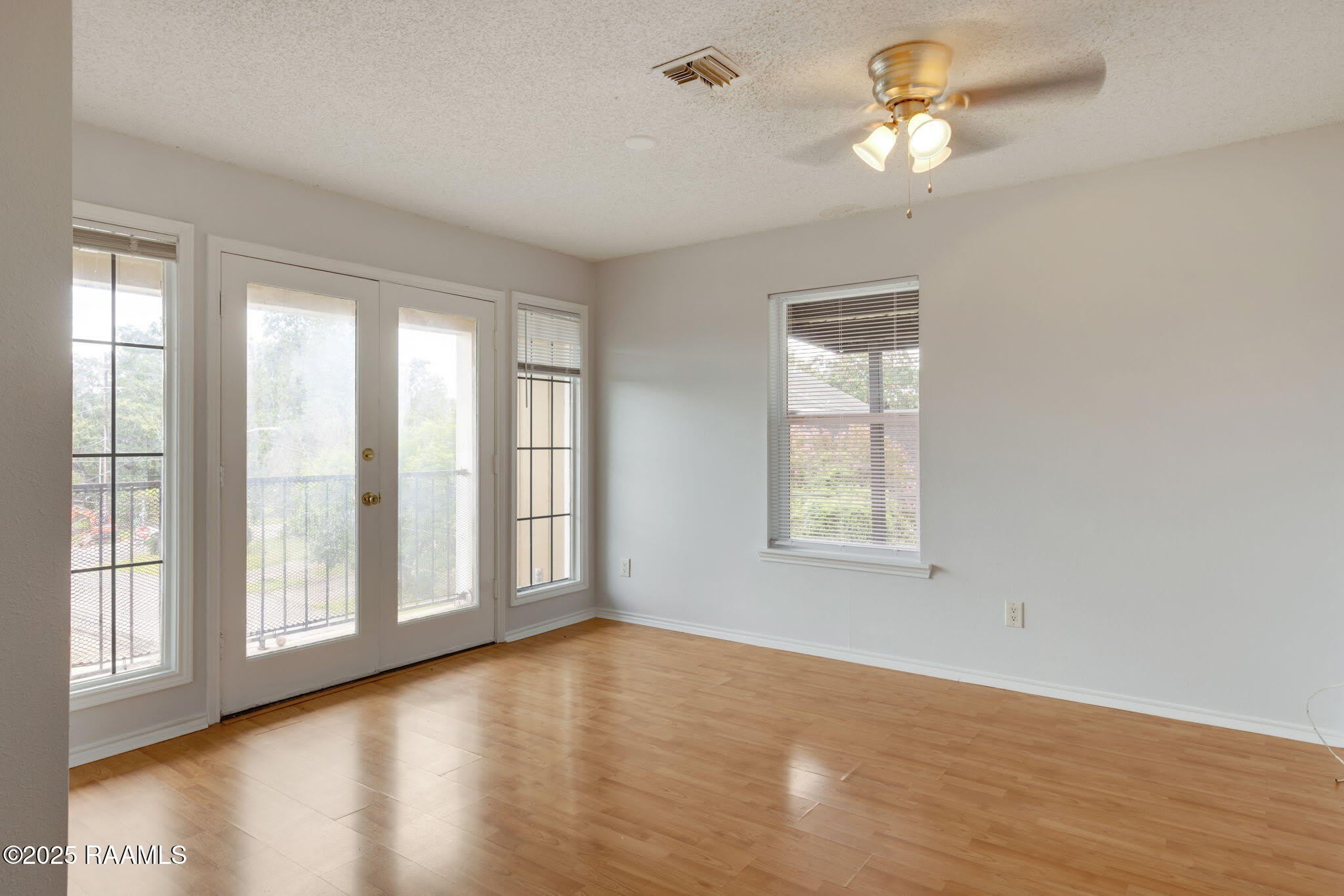 1318 Lee Avenue – photo 3