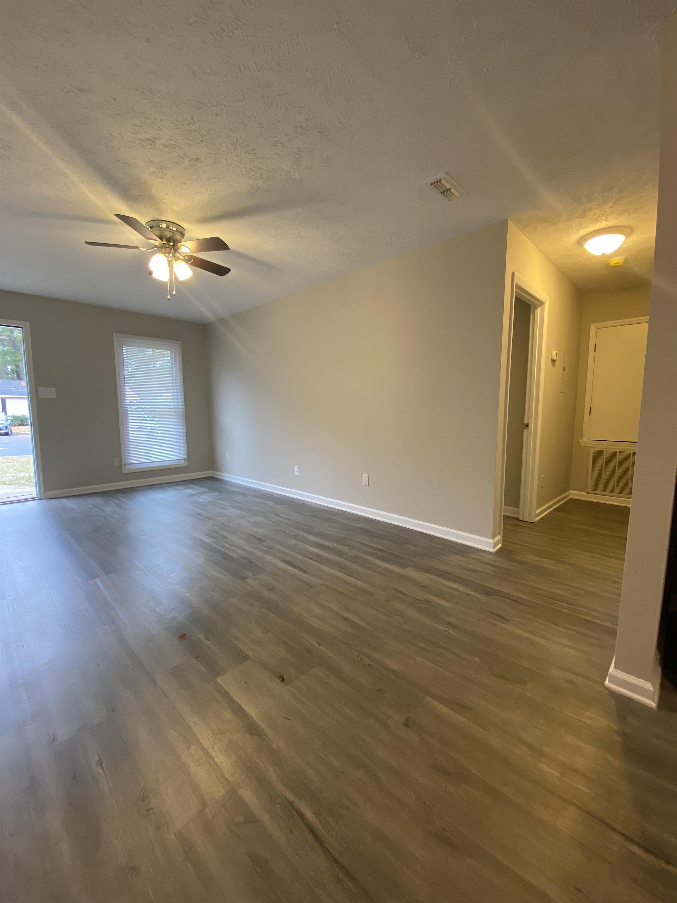 Michelle Court 1775 – photo 4