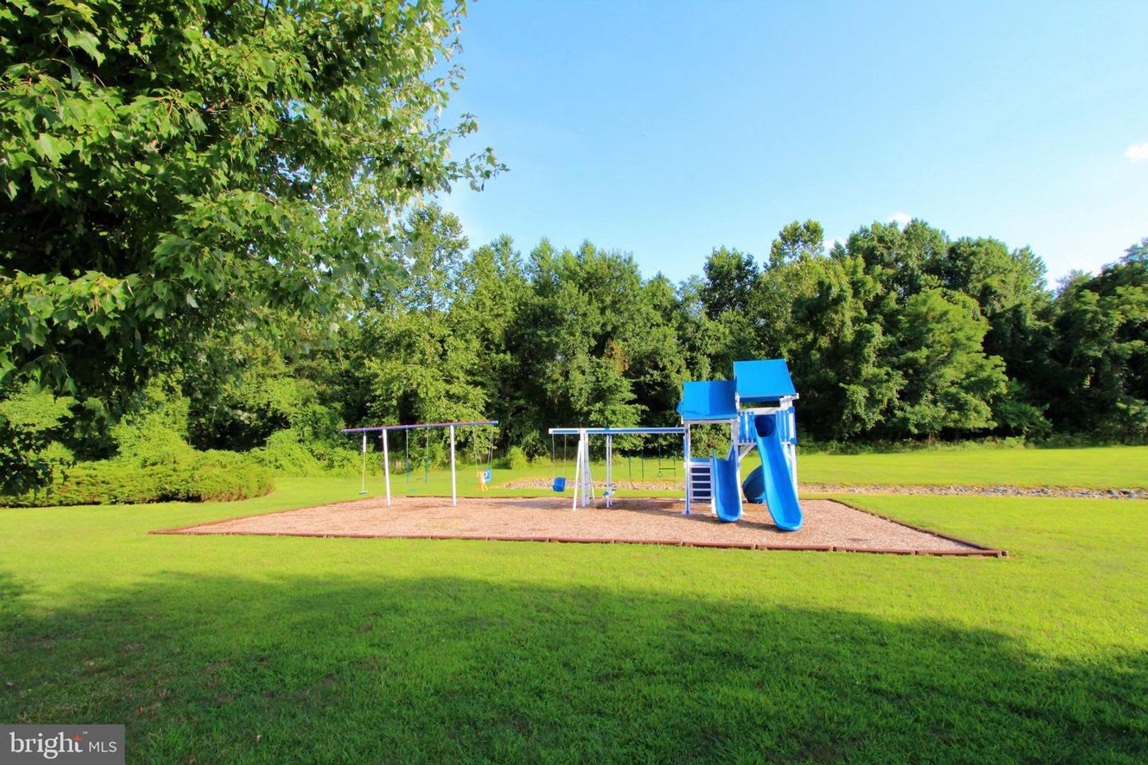 Crestwood 2 bed Condo Available September 1 – photo 5