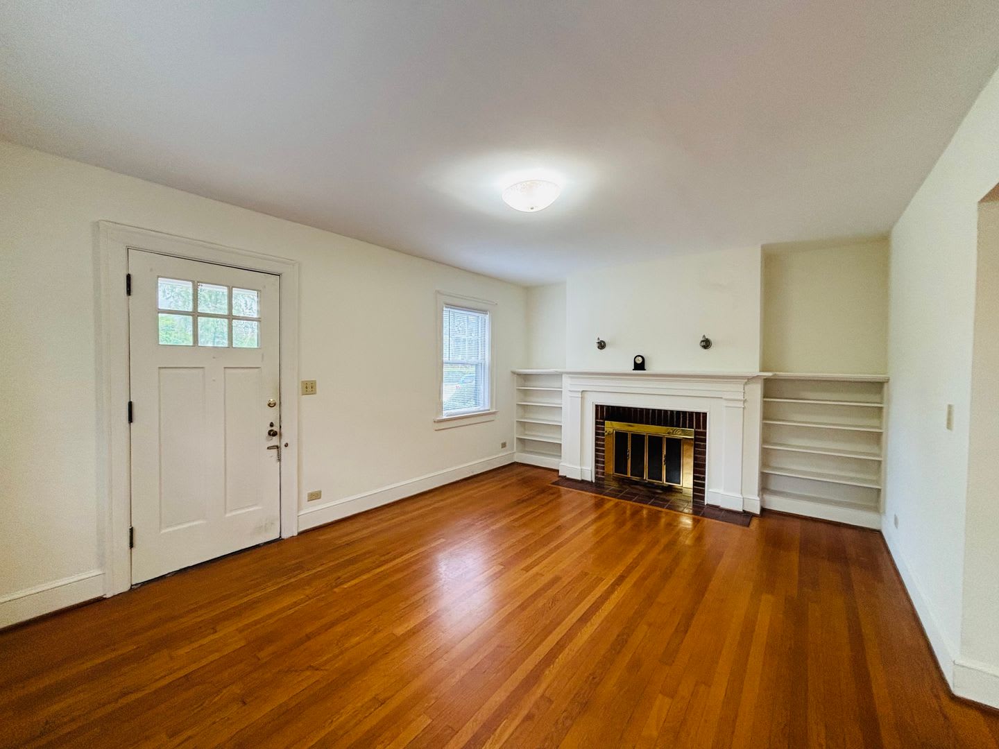 3 Bedroom 1.5 Duplex – photo 3