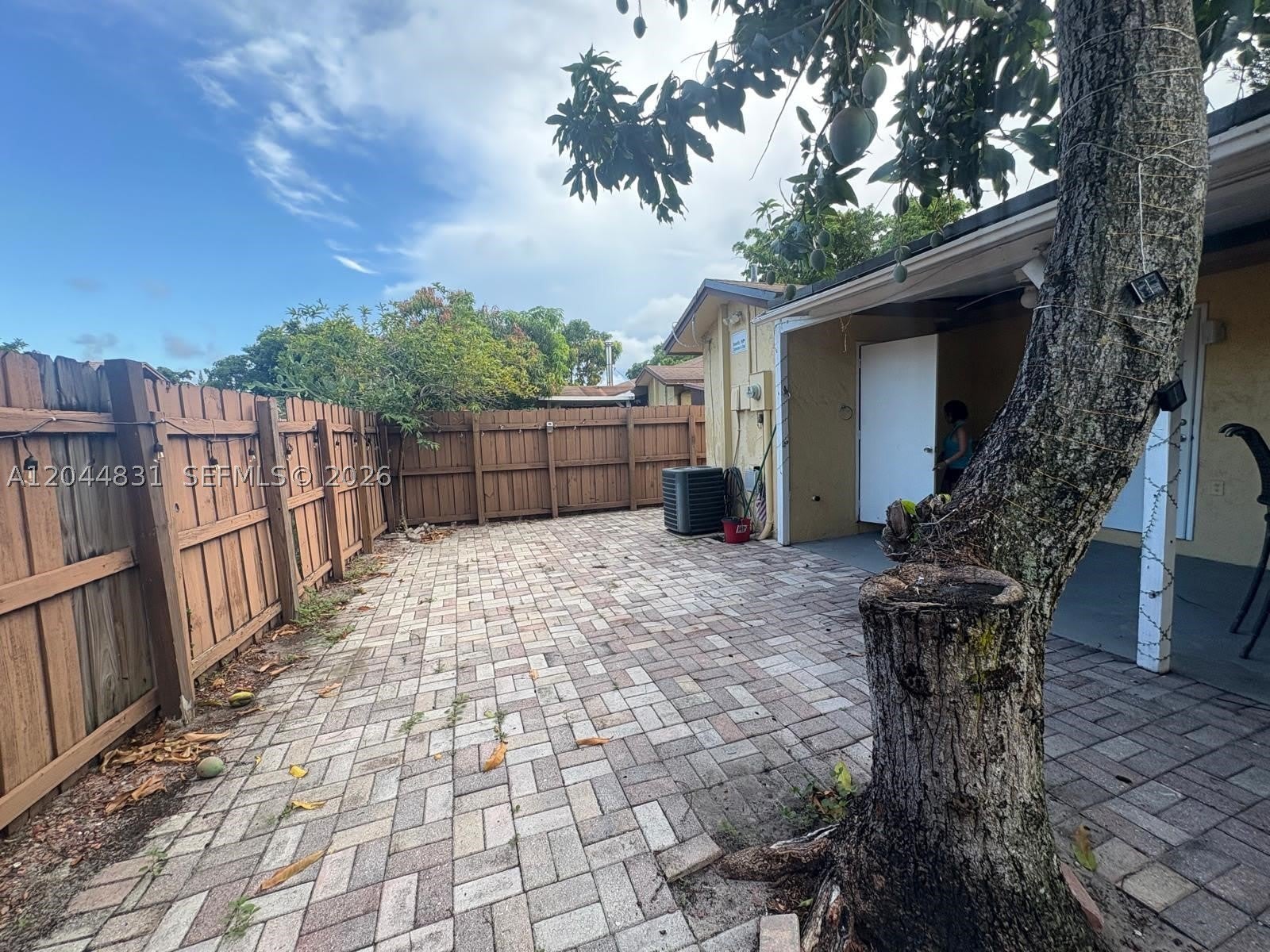 4402 NW 5th Ave – photo 5