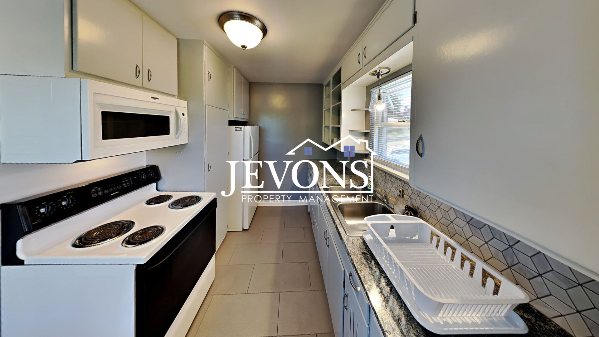 2BR/1BA Home in Yakima — Garage, Central Air & Fenced Backyard – photo 1