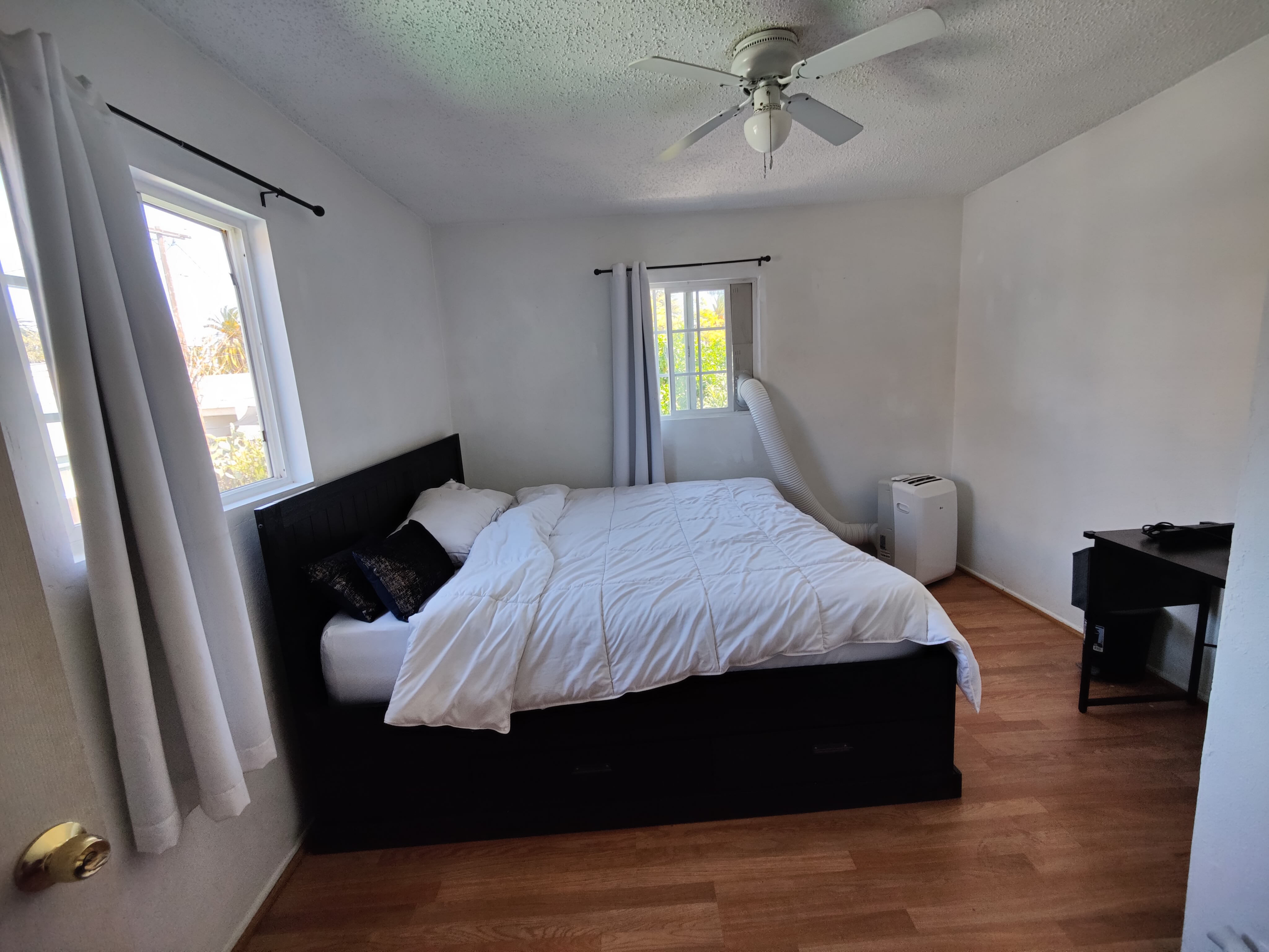 521 E 21st Street – photo 4