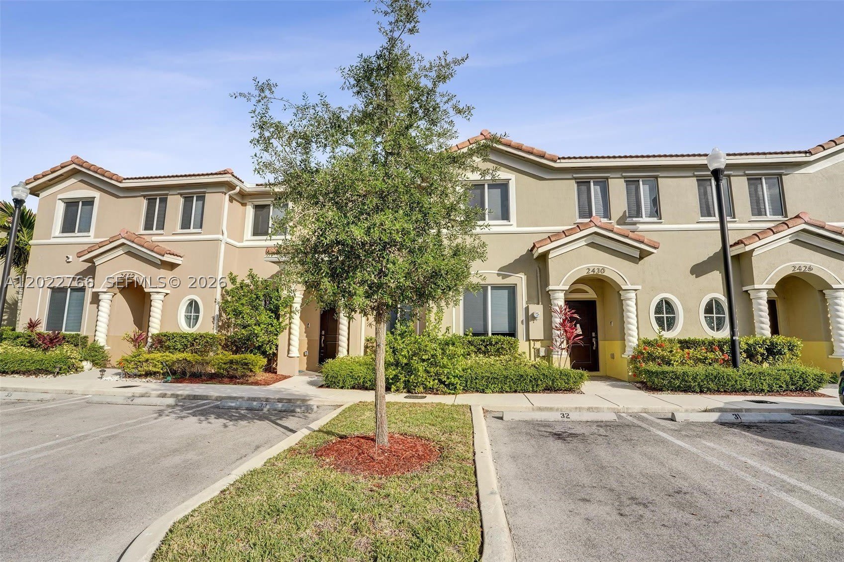 2430 SE 10th Ct – photo 2