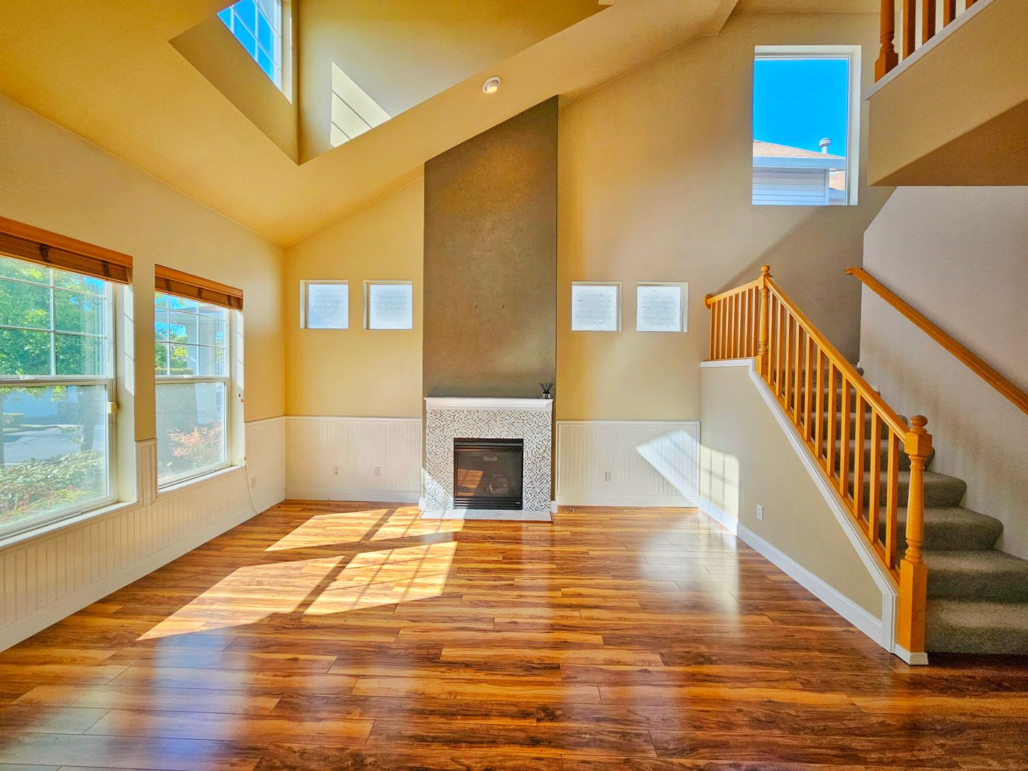 Charming 3 Bed 2.5 Bath 2 Story Home in Beautiful Lakeland, Auburn – photo 4