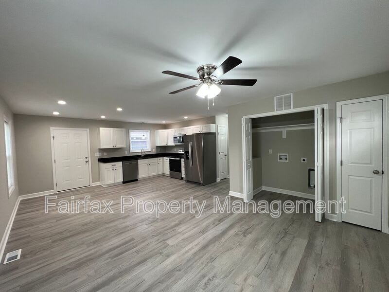 2307 Owen St – photo 3