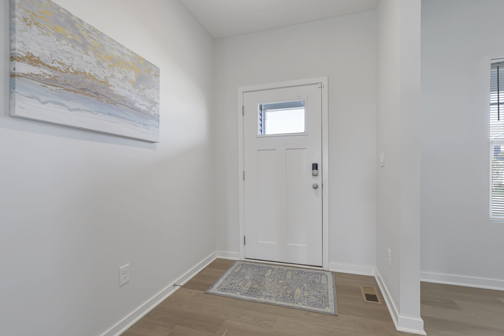 758 Leslie Drive – photo 2