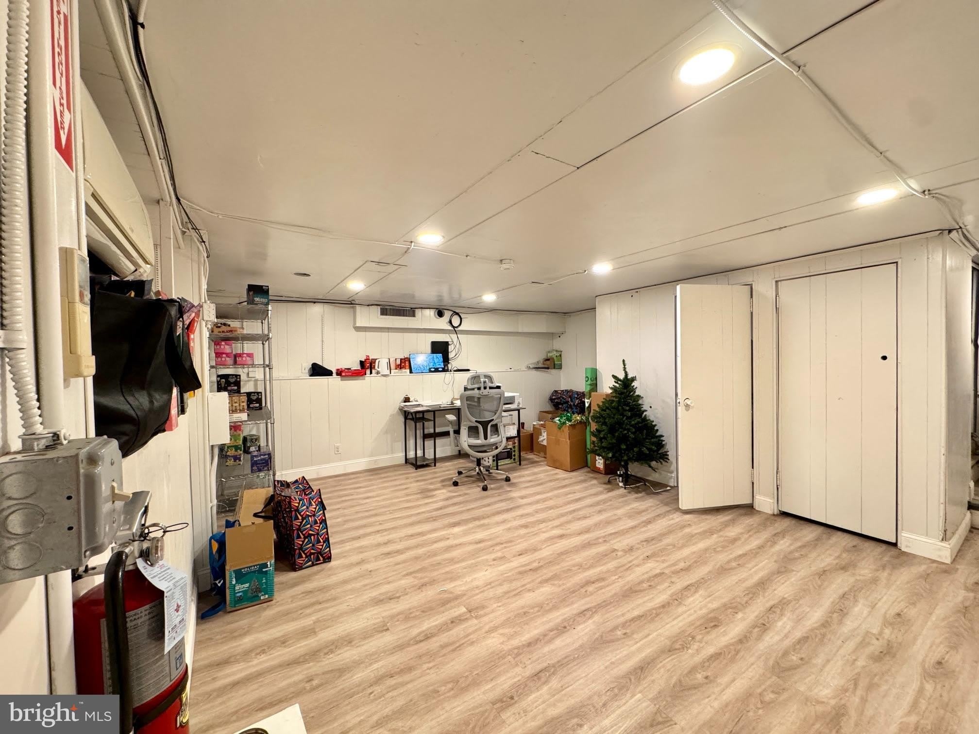 733 WALNUT Street – photo 4