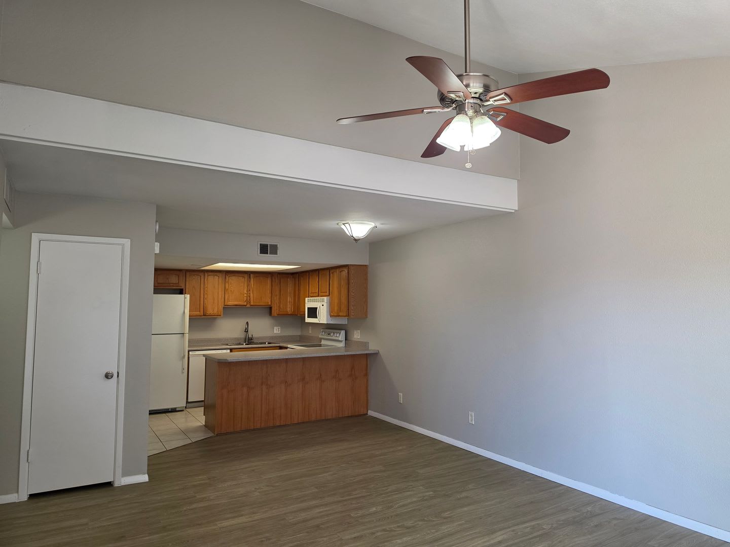 MOVE IN SPECIAL IN TEMPE: NEAR ASU – photo 4