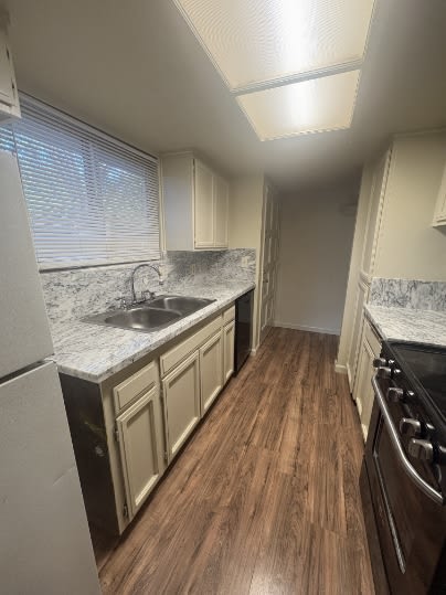 1250 East Shaw Avenue – photo 5