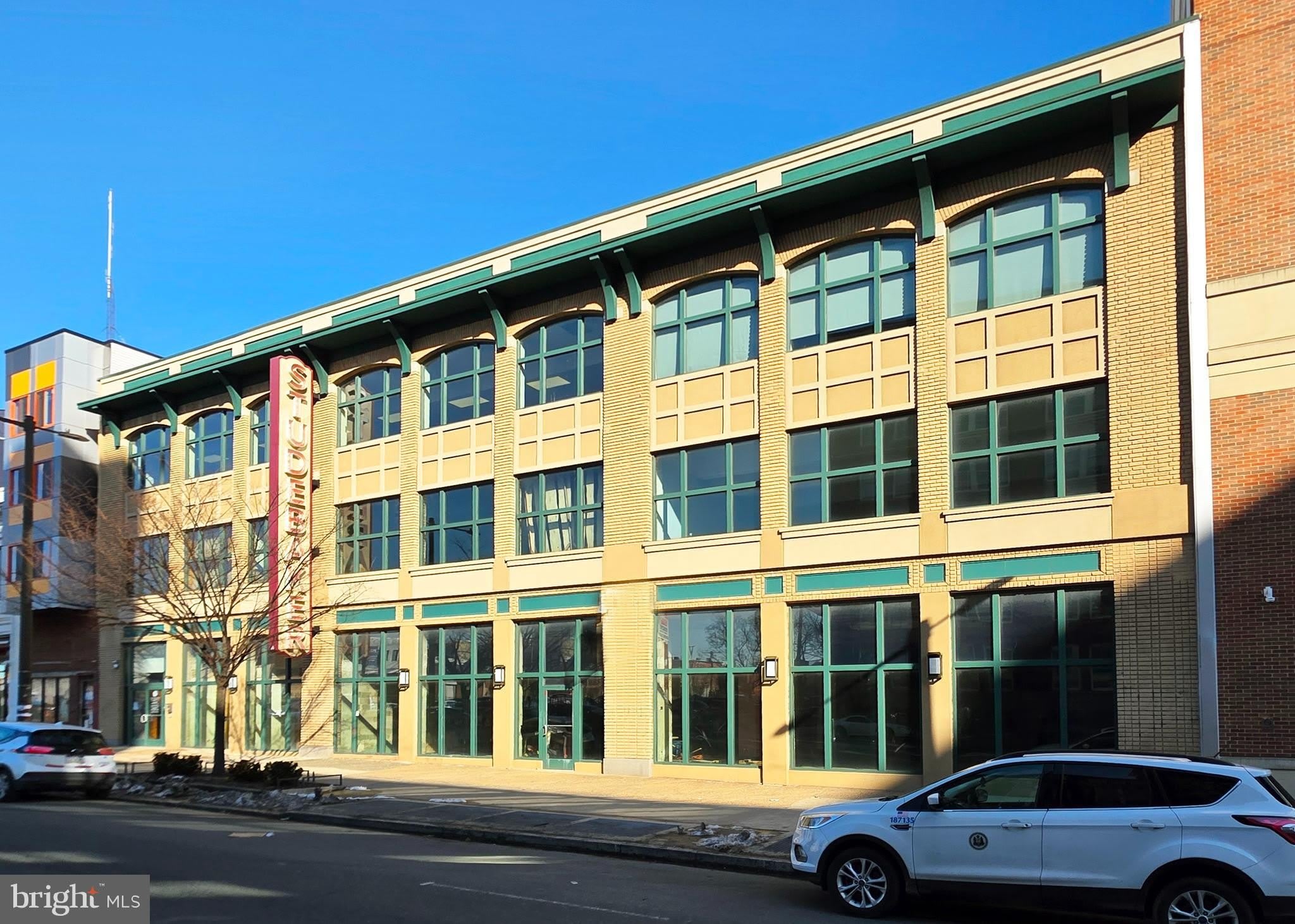 667 N BROAD Street – photo 3