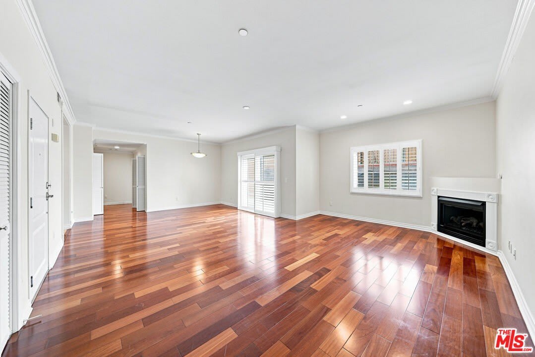 956 S Wilton Pl – photo 3