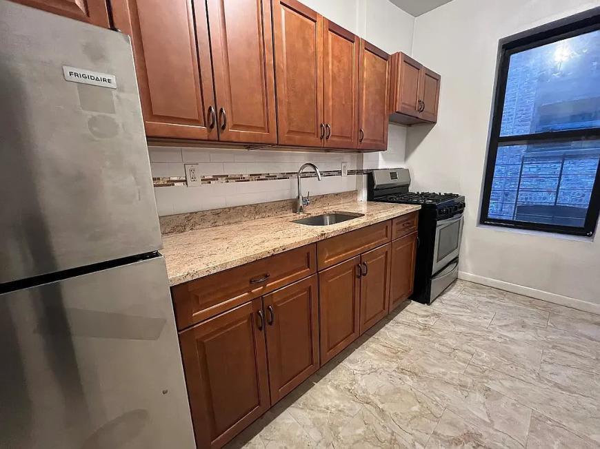402 East 162nd Street – photo 2