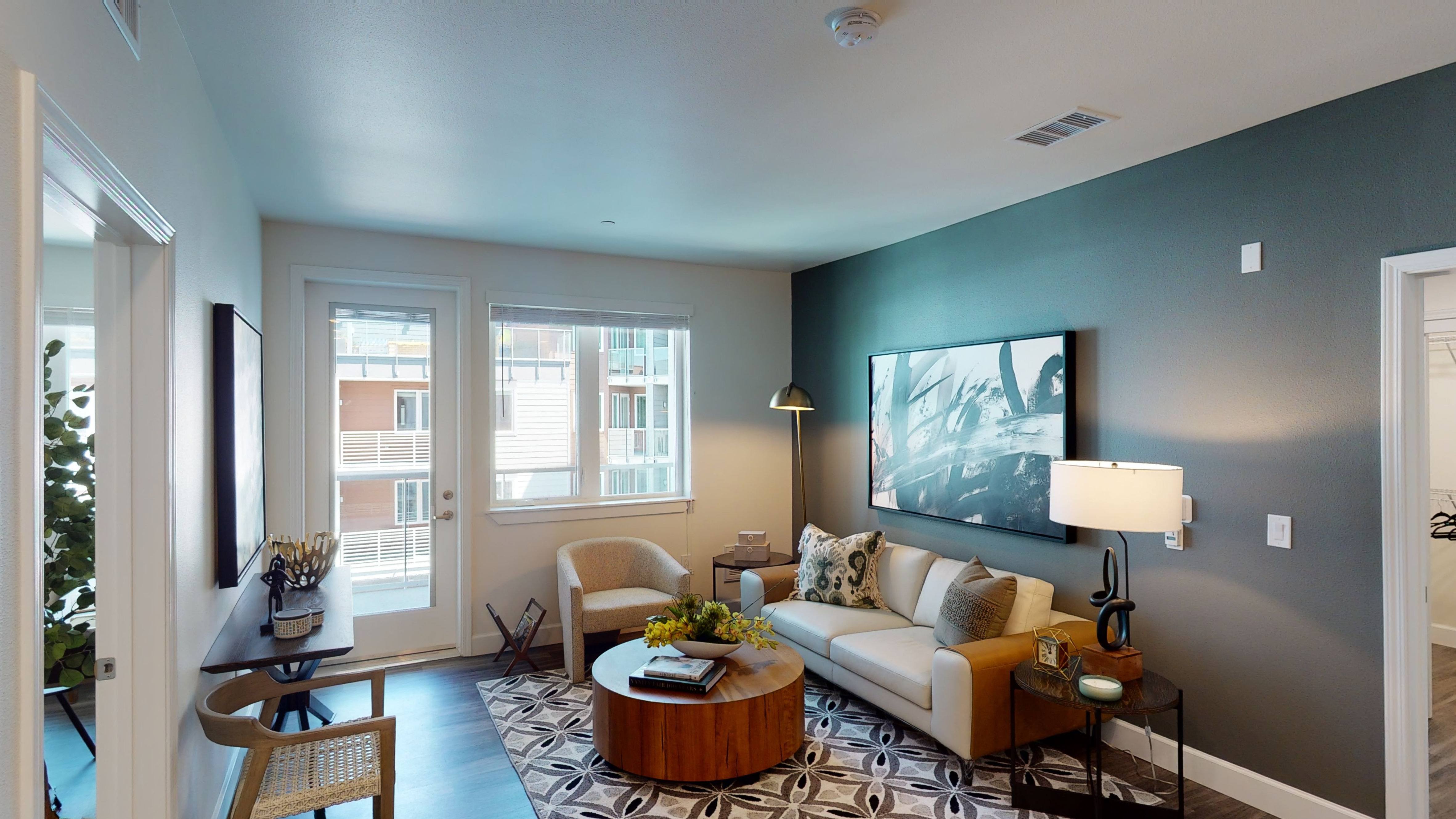 Capitol Towers – Luxury Midrise – photo 2