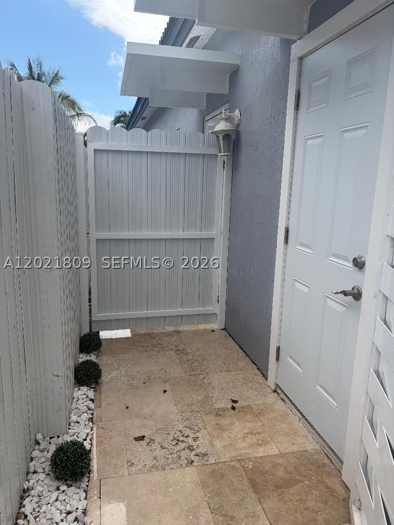 6803 SW 158th Ave – photo 2