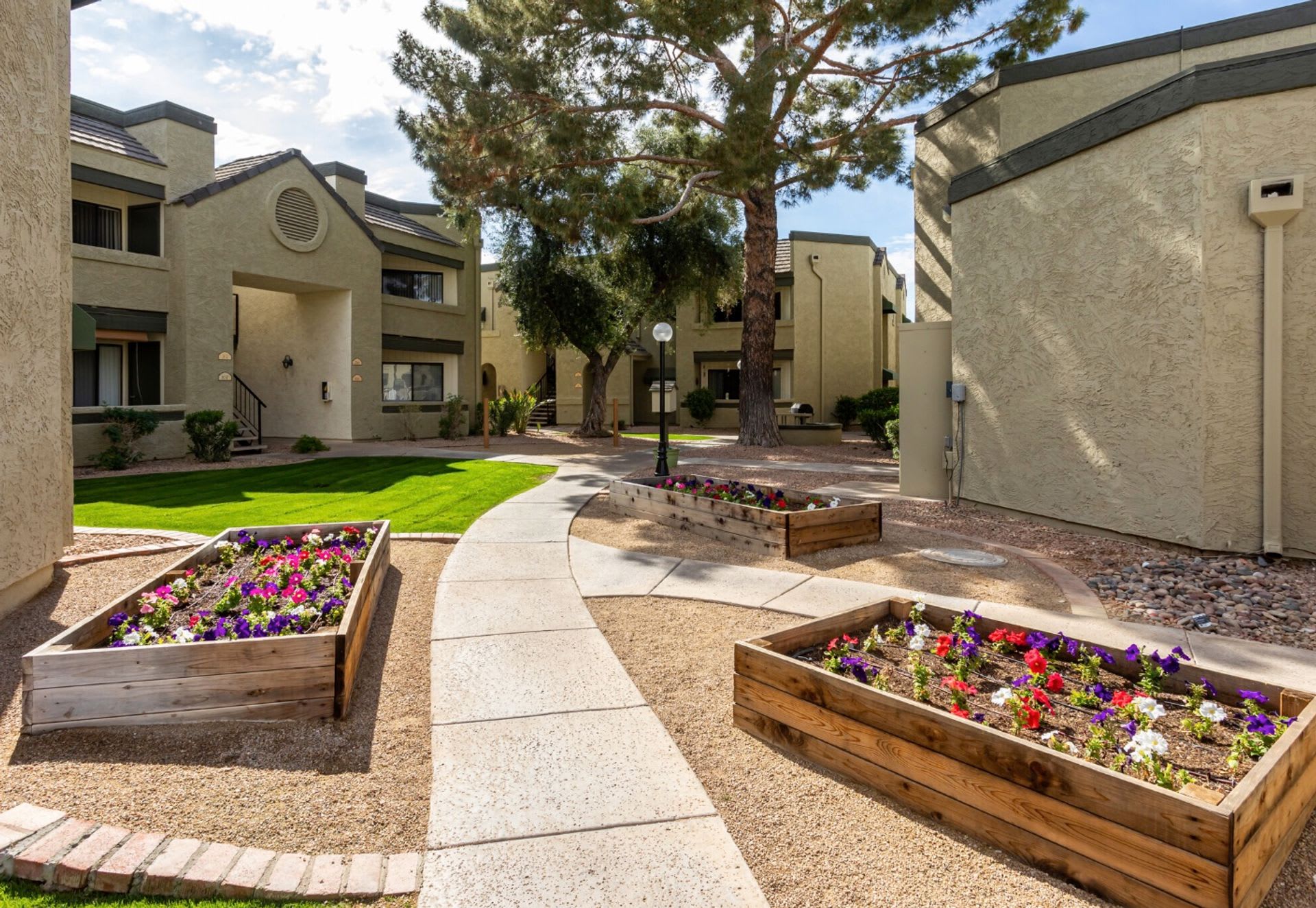 Val Vista Gardens – photo 2