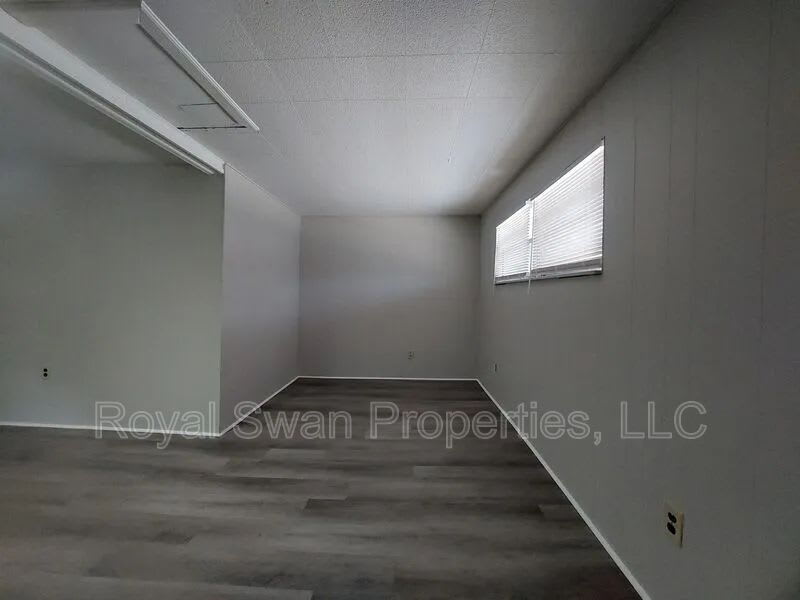 115 1/2 Lenox St. – photo 5