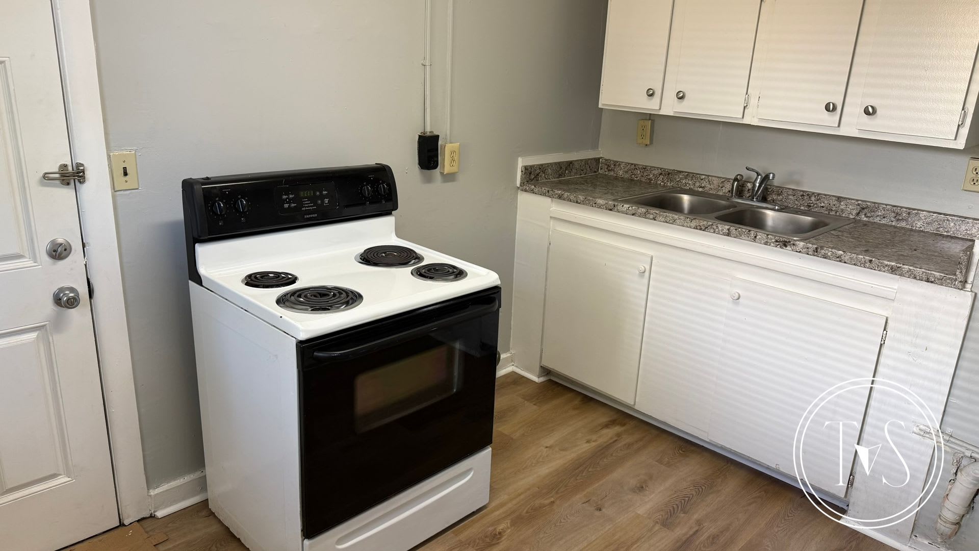 Cozy 2-bed/1-bath home in Carver Heights – photo 5