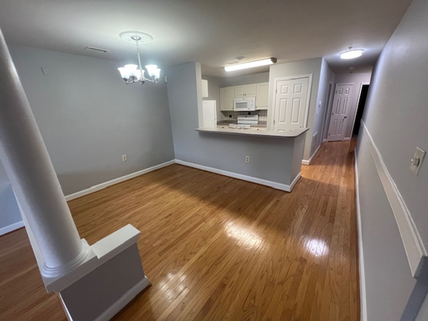 Waterfront 2 Bed 2 Bath Condo Pier 33 Alley Kitchen Fireplace Washer Dryer Included Community Pool – photo 4