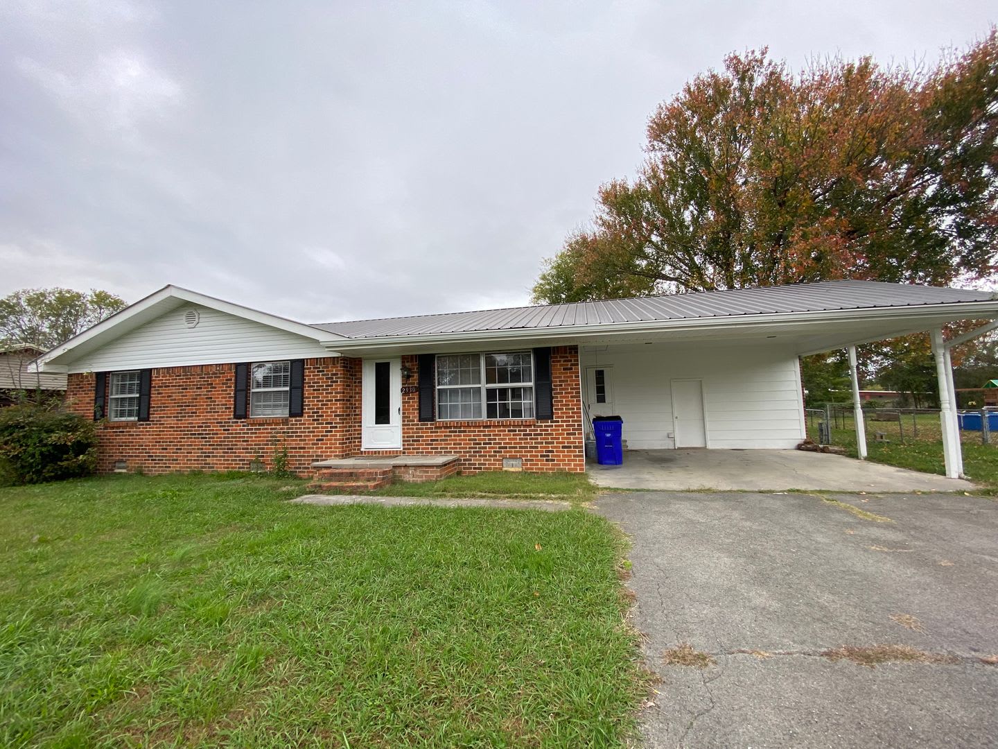 *MOVE IN SPECIAL* 1/2 OFF FIRST MONTHS RENT* 3 Bedroom 1.5 Bath House – photo 1