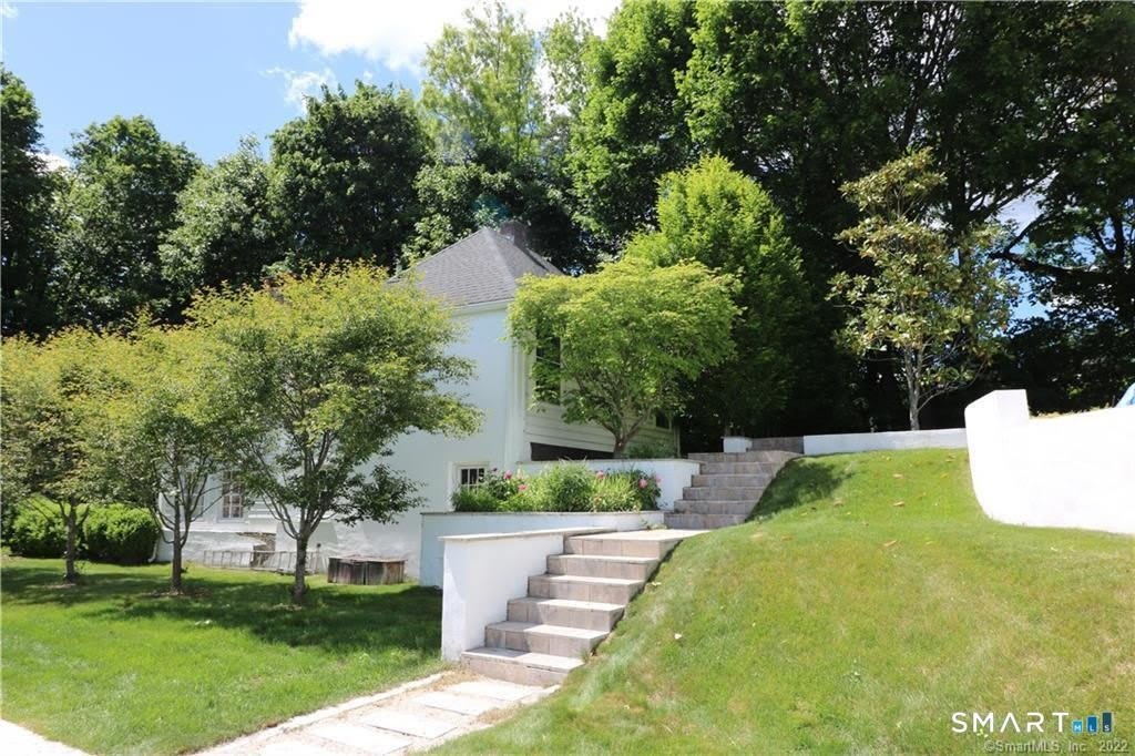 126 Morningside Dr S – photo 2