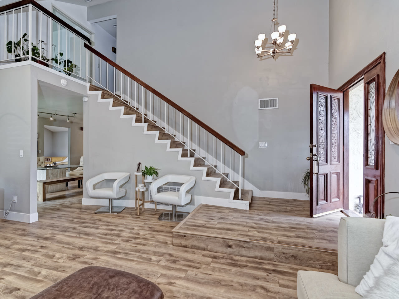 Luxury Home With Many Recent Upgrades On Quiet Residential Cul-De Sac – photo 5